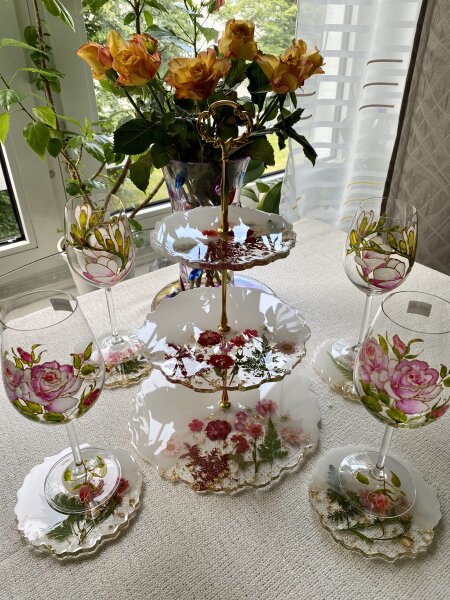 Die Etagere mit getrockneten Blumen und 4 Coaster’s.